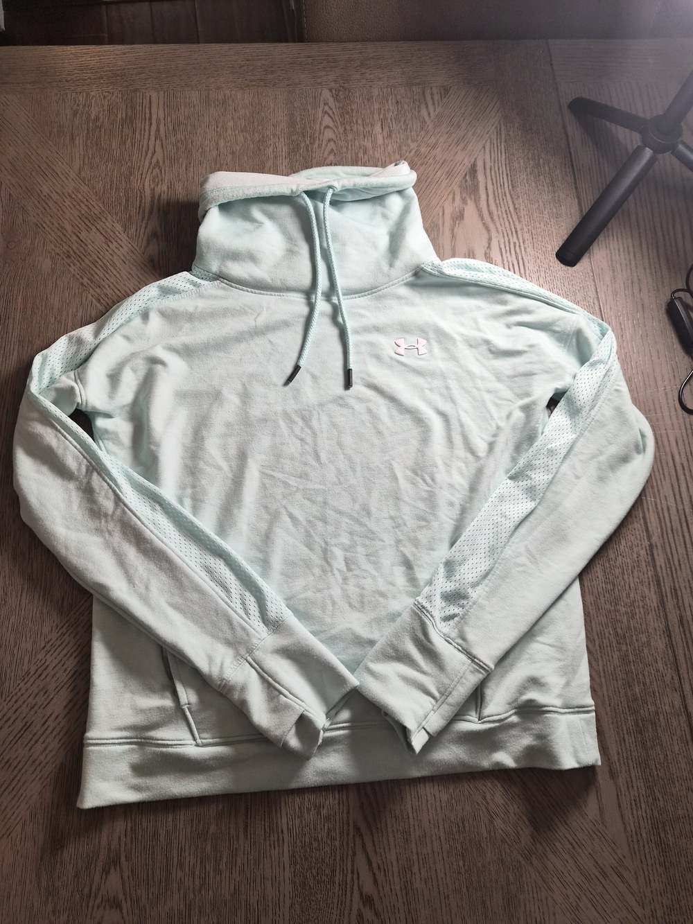 Under Armour Women’s Mint Green Pullover Hoodie